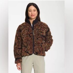 WOMEN’S JACQUARD EXTREME PILE FULL-ZIP JACKET.